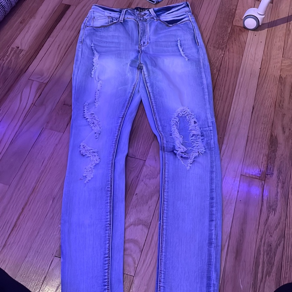 apparently very curvy jeans for when your man isn’t giving you enough attention